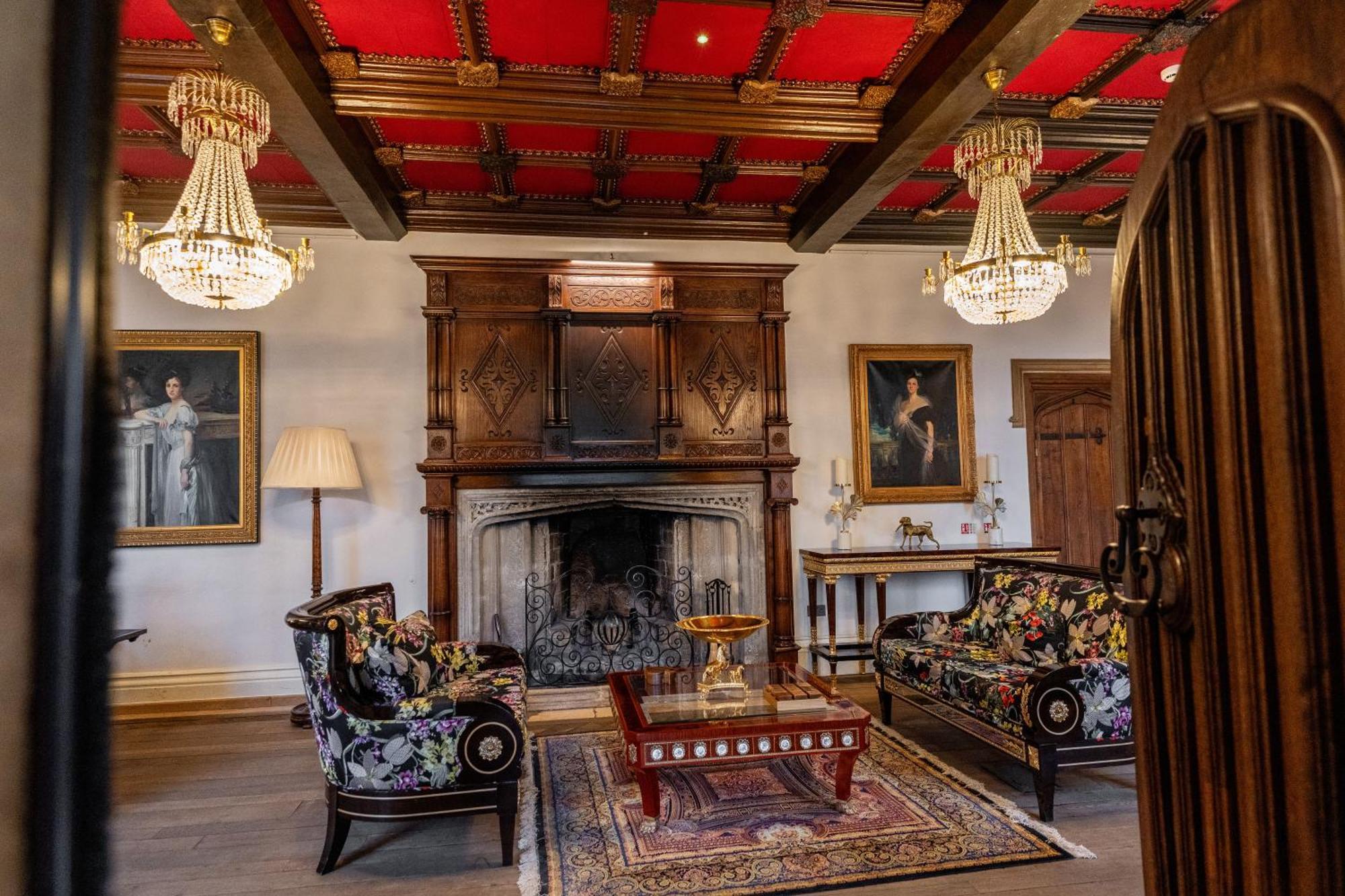 Weston Manor Hotel Экстерьер фото