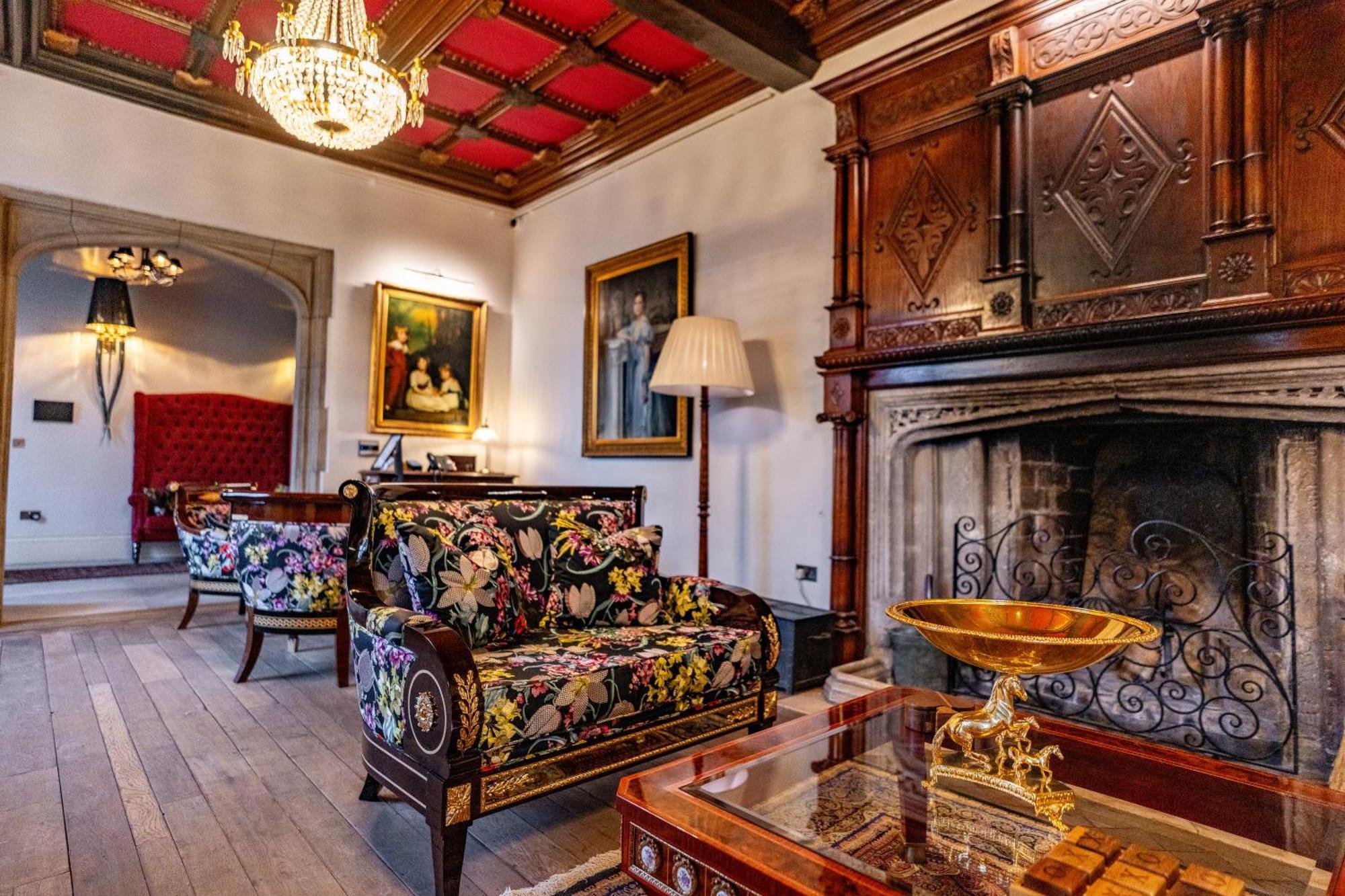 Weston Manor Hotel Экстерьер фото