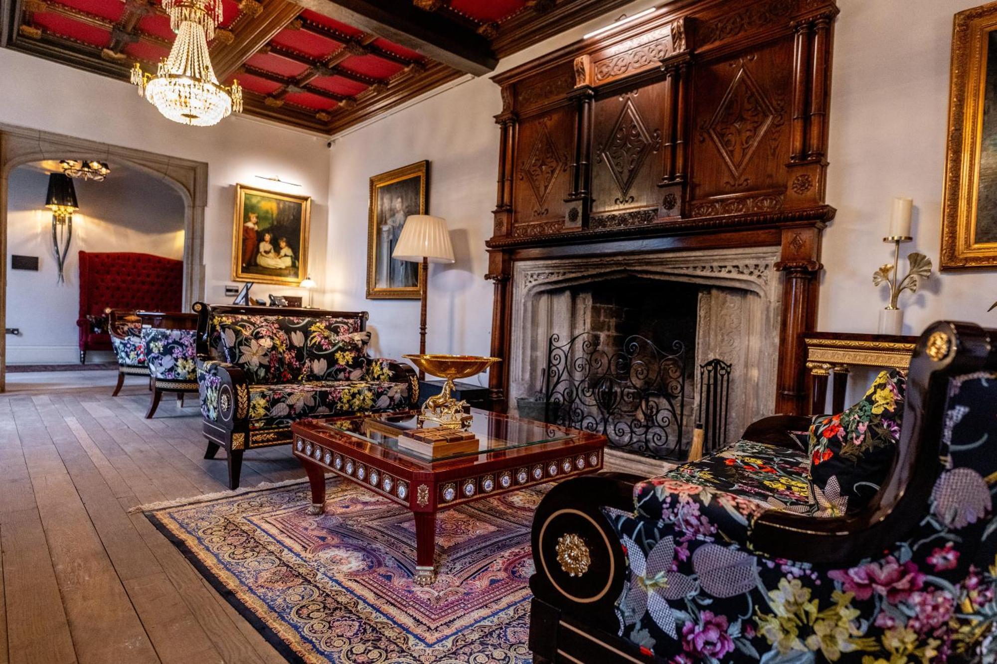 Weston Manor Hotel Экстерьер фото