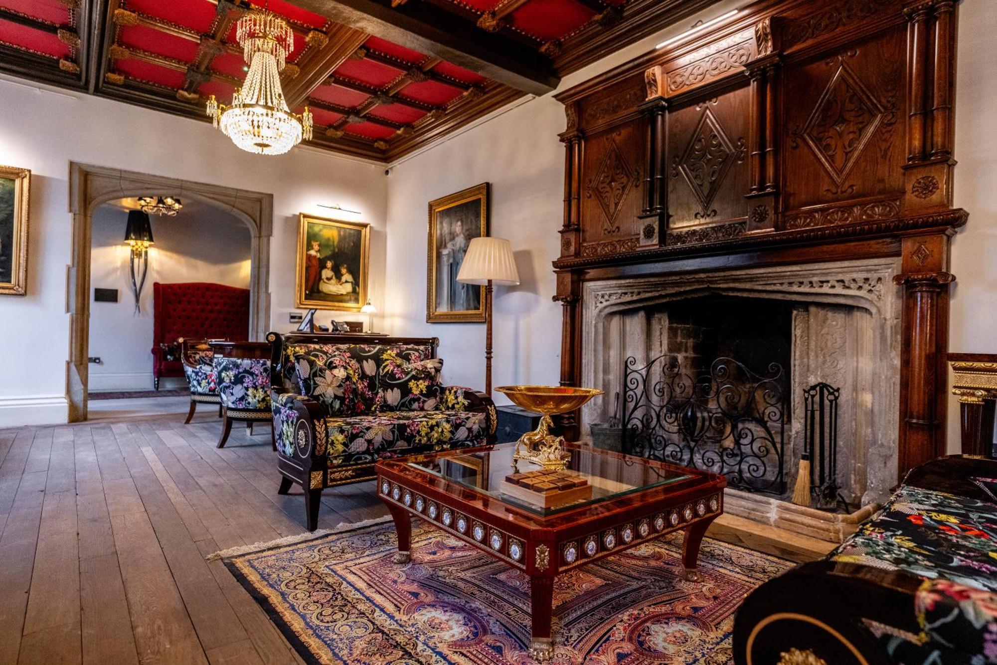 Weston Manor Hotel Экстерьер фото