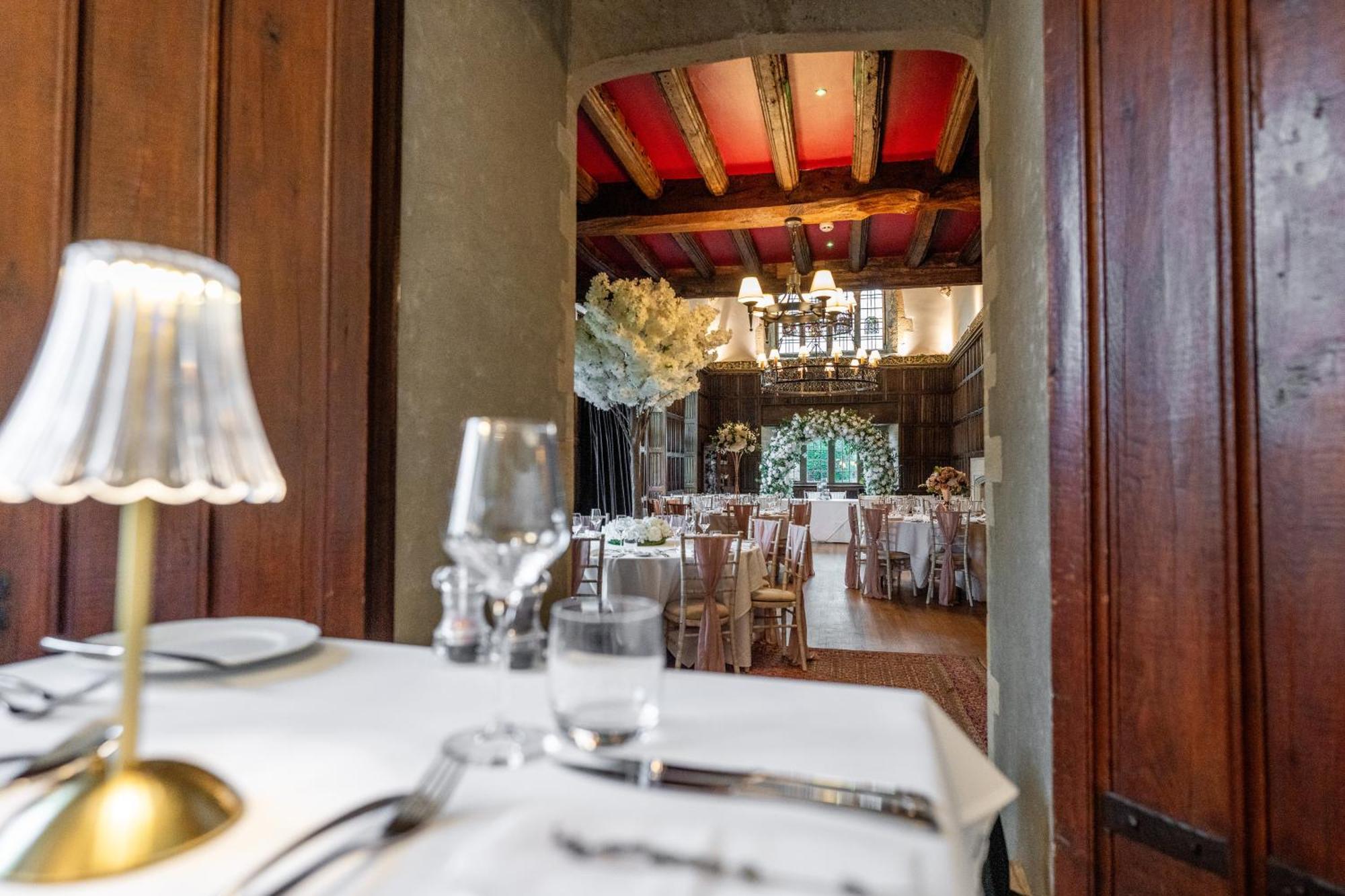 Weston Manor Hotel Экстерьер фото