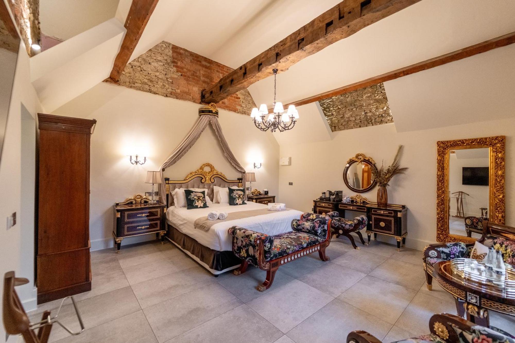 Weston Manor Hotel Экстерьер фото
