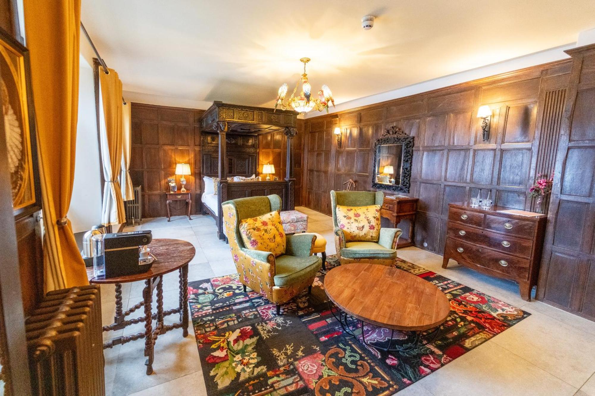 Weston Manor Hotel Экстерьер фото