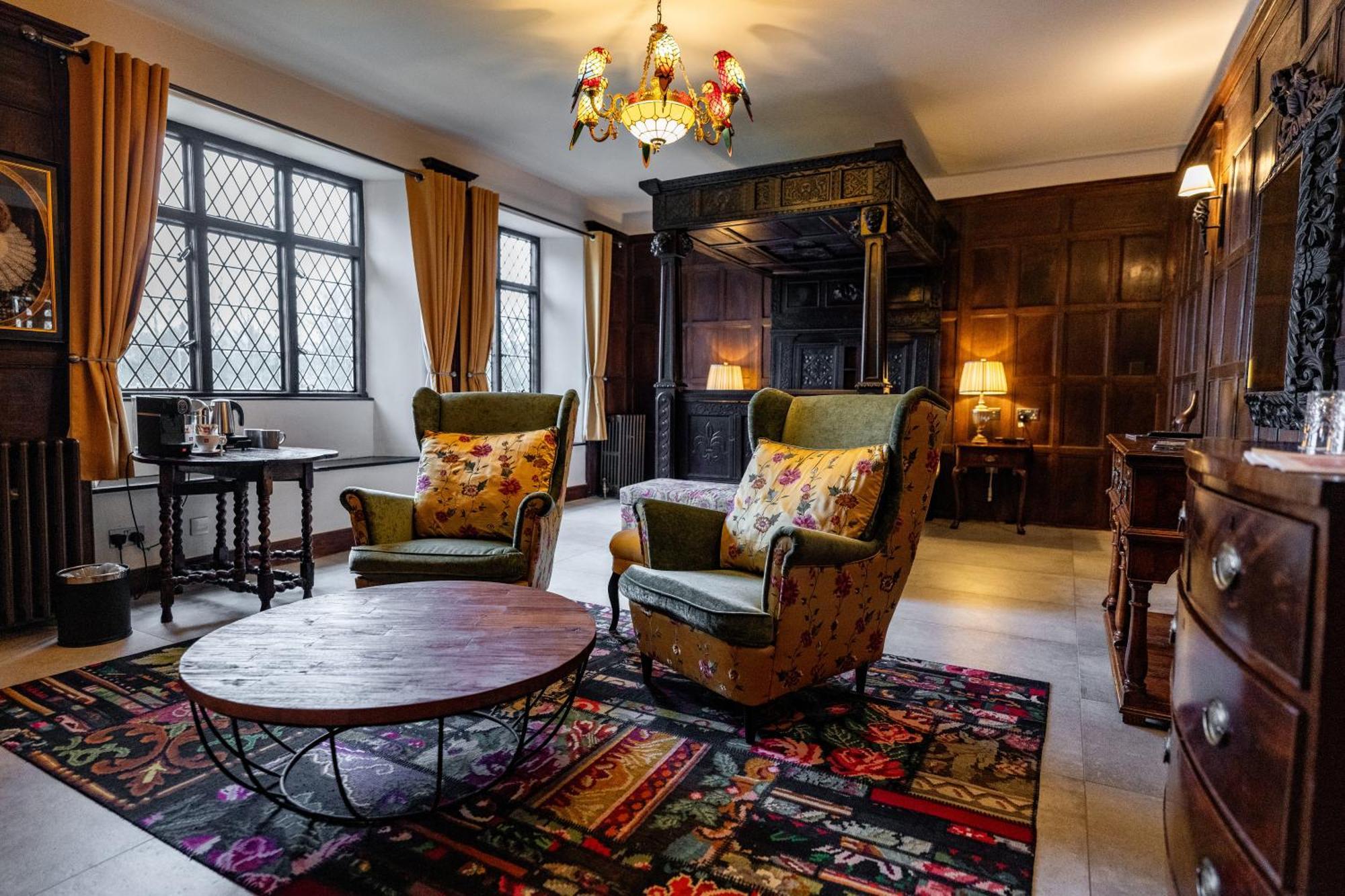 Weston Manor Hotel Экстерьер фото