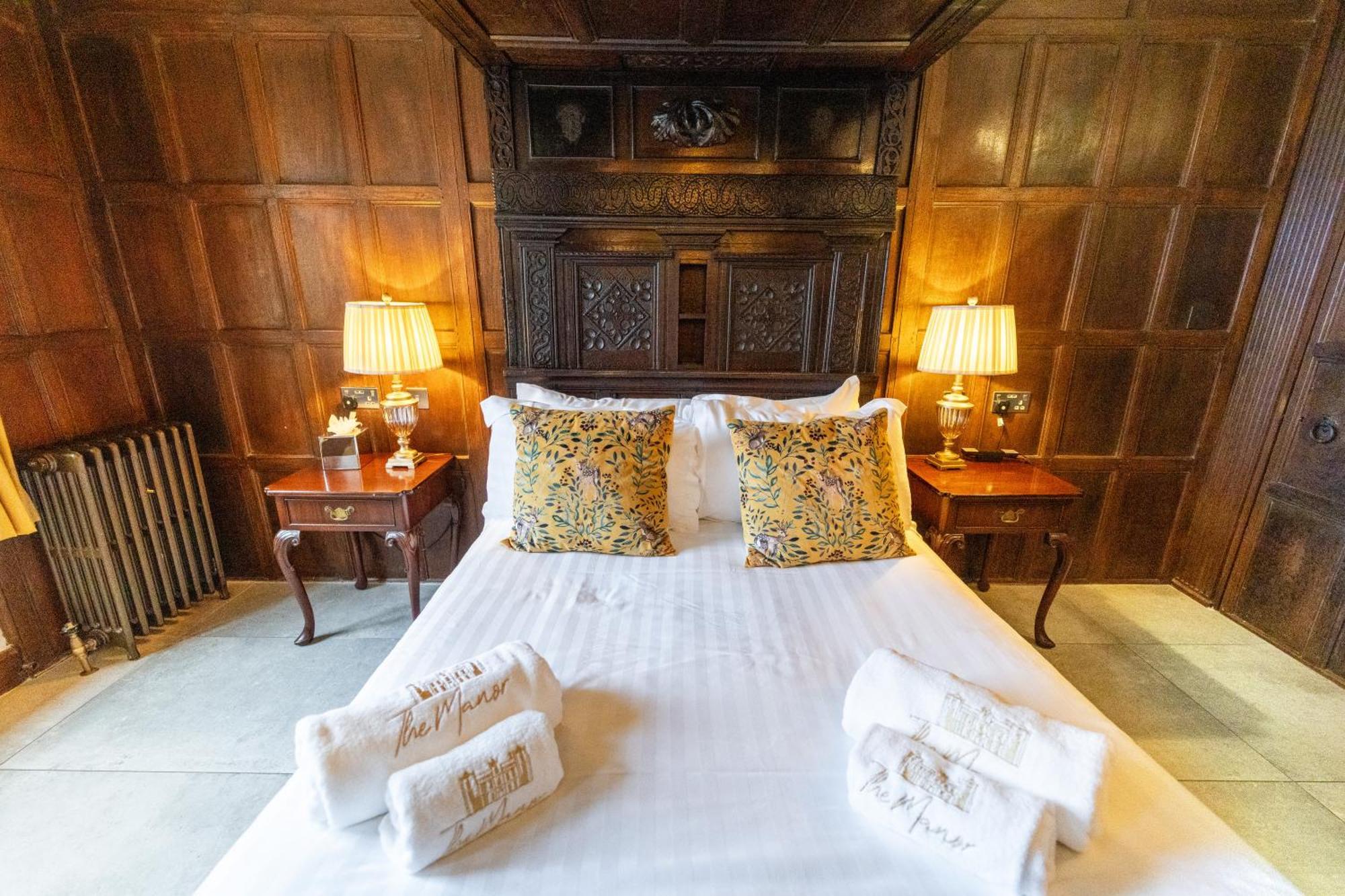 Weston Manor Hotel Экстерьер фото