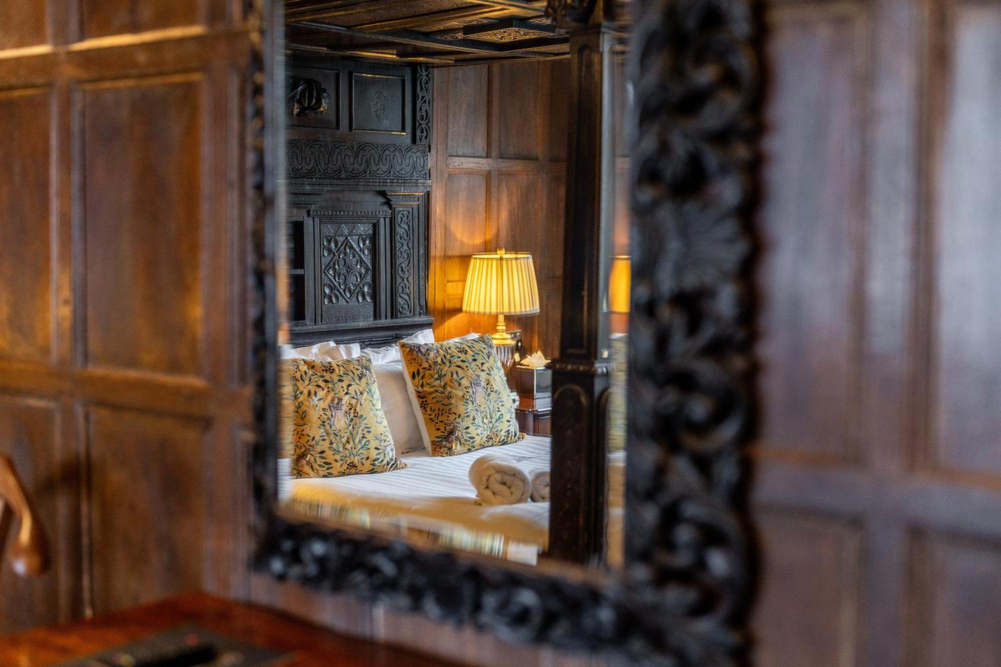 Weston Manor Hotel Экстерьер фото