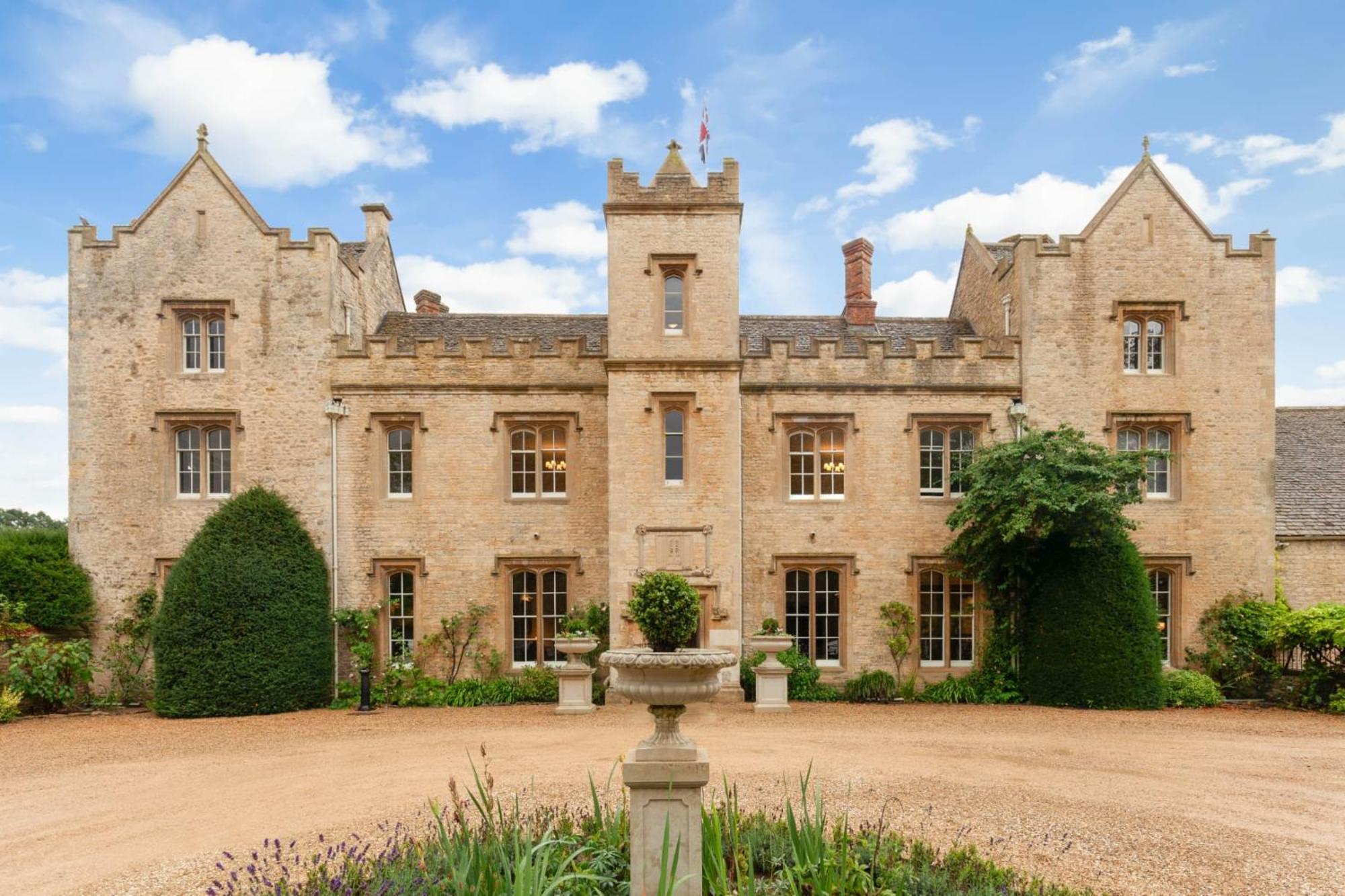 Weston Manor Hotel Экстерьер фото